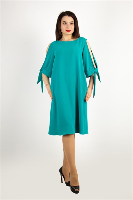 Cold Shoulder Tie Sleeve Big Size Dress - Benetton Green