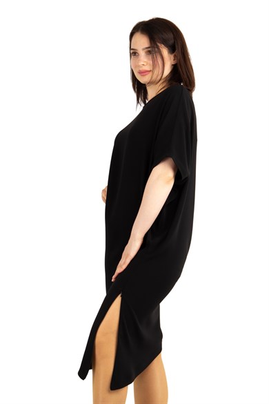 Asymmetric Big Size Dress With Chain Detail on the Sleeve - Black