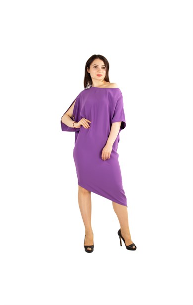 Asymmetric Big Size Dress With Chain Detail on the Sleeve - Purple