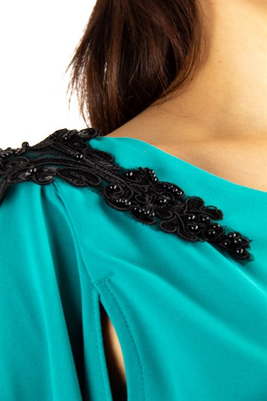 Lace Detailed Shoulder Slit Sleeve Cloak Big Size Dress