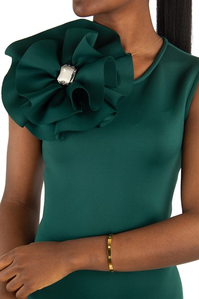Sleeveless Scuba Dress With Flower Brooch - Emerald Green