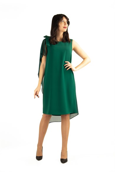 Tulle Cape Elegant Dress - Emerald Green