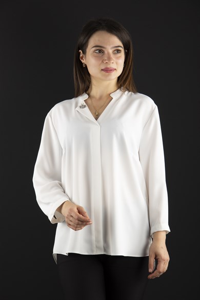 V Neck Big Size Blouse With Bee Brooch Detail - White